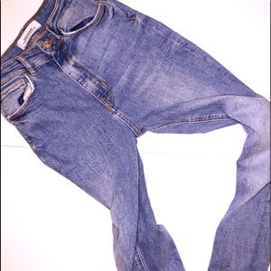 Zara light wash denim | s: 4/26